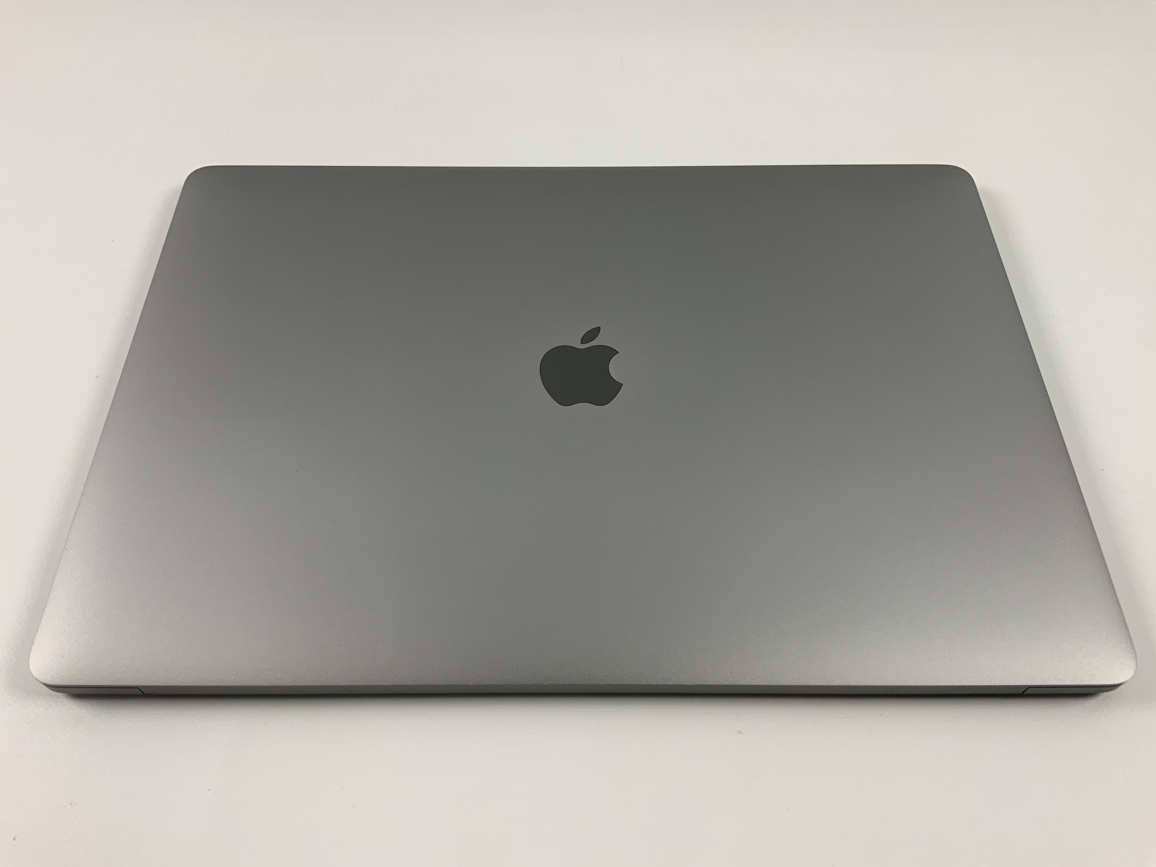 MacBook Pro 15" Touch Bar Mid 2018 (Intel 6-Core i7 2.2 GHz 16 GB RAM 256 GB SSD), Space Gray, Intel 6-Core i7 2.2 GHz, 16 GB RAM, 256 GB SSD, Afbeelding 2